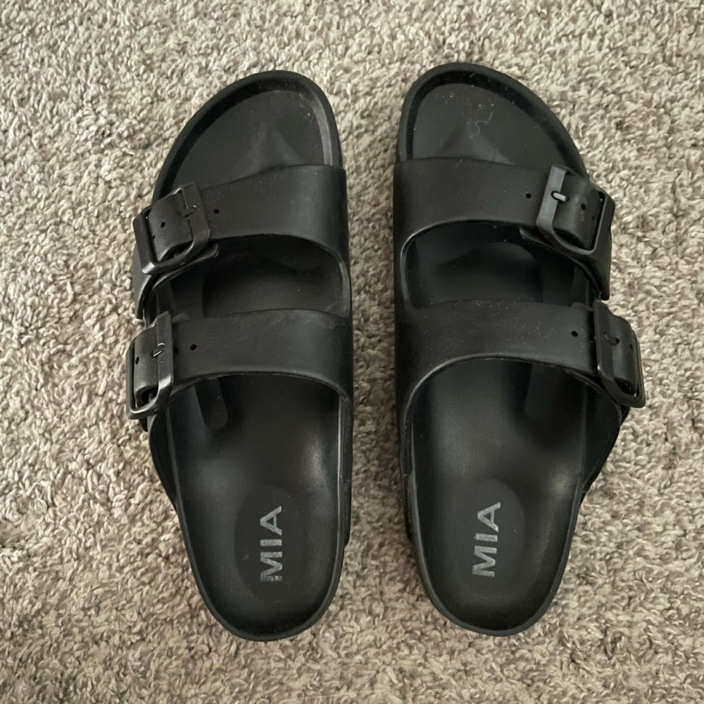 Mia Sandals